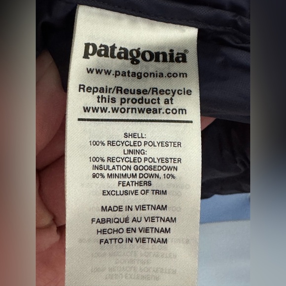 PATAGONIA Down Insulated Puffer Vest - Navy
Women’s Small - Picture 13 of 16